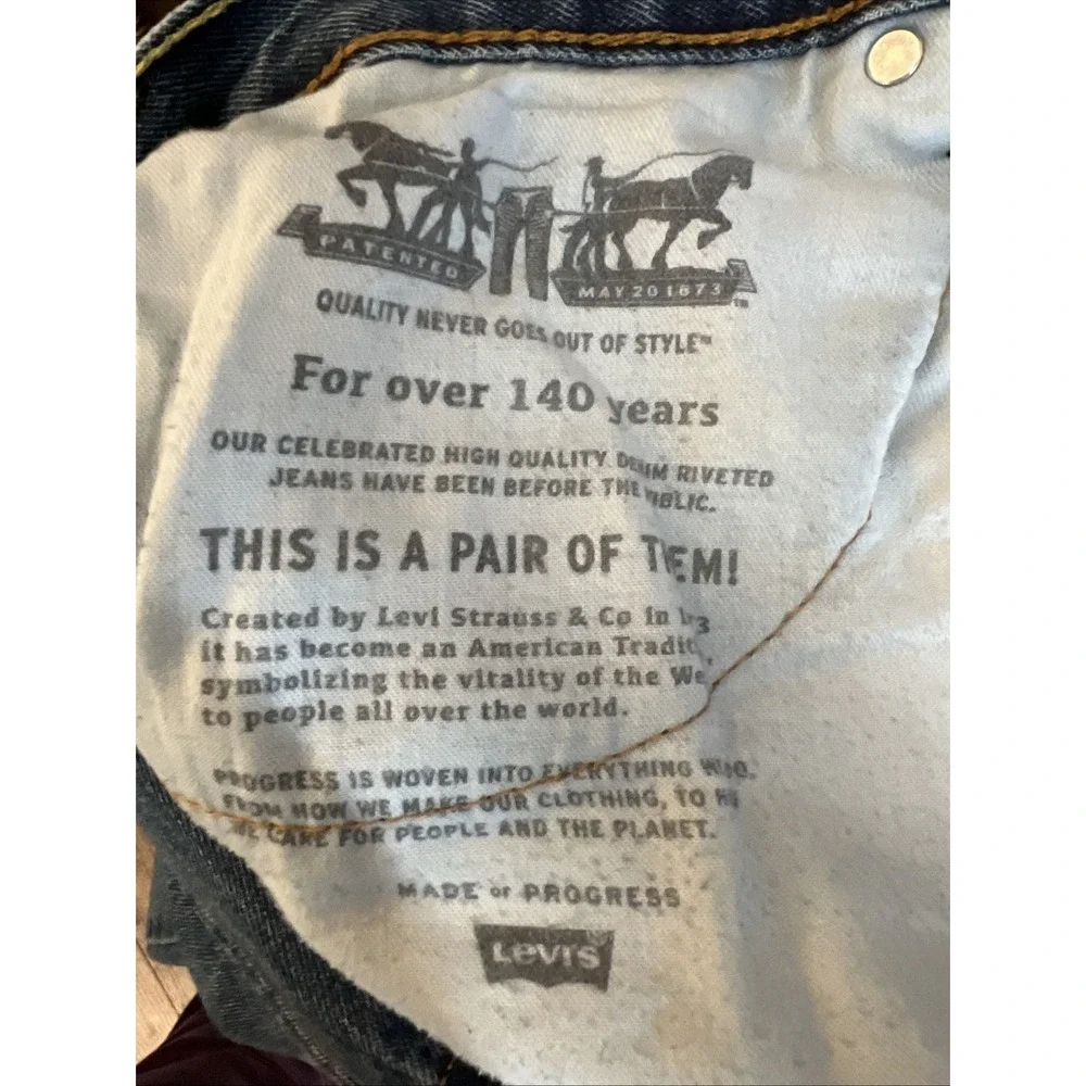 Levis 550 Relaxed Fit Medium Wash Distressed Denim Jeans Mens 36x33‎